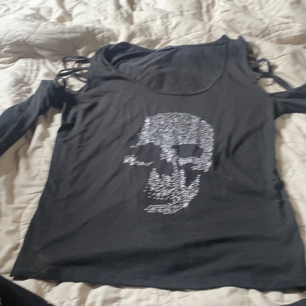 Skull shirt